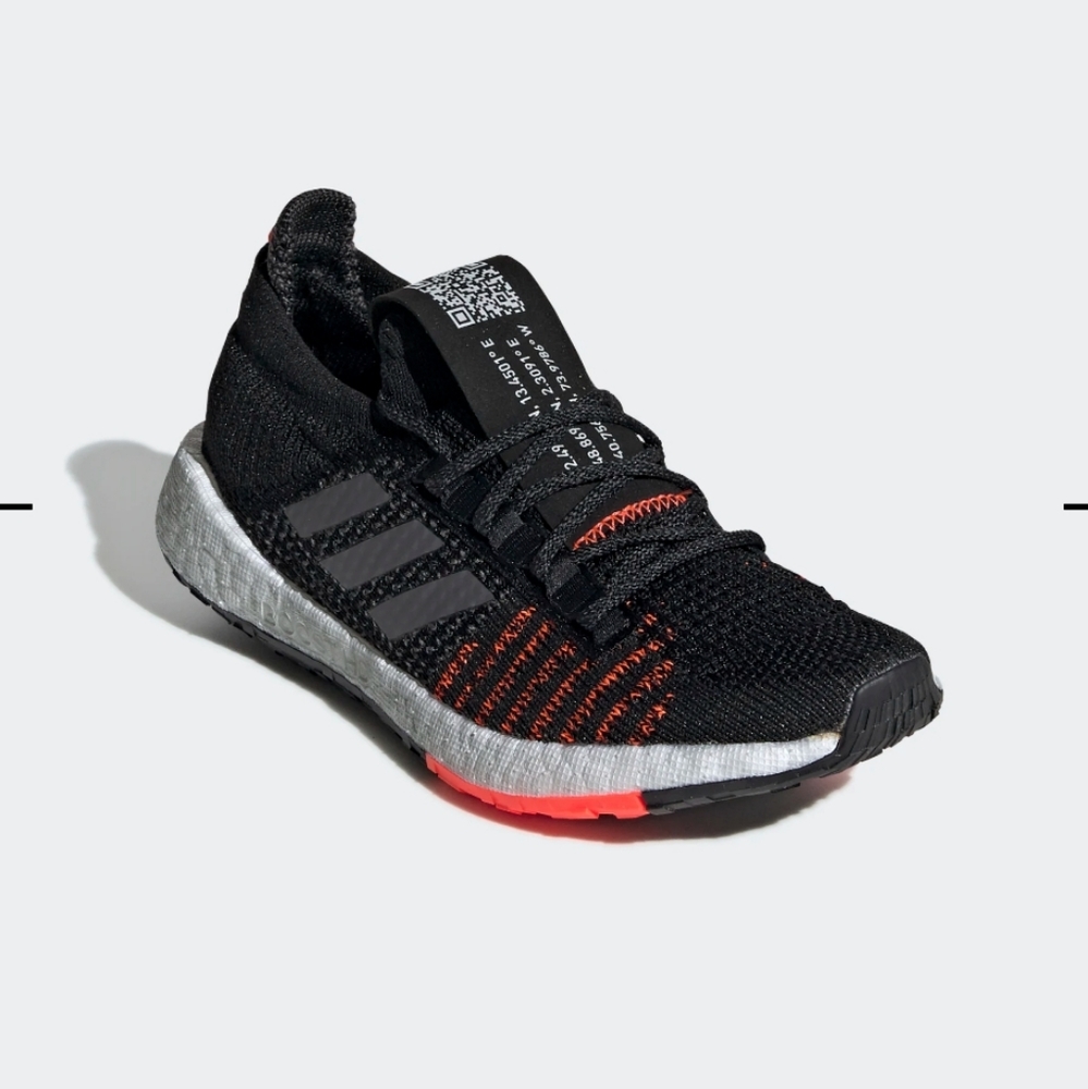 PULSEBOOST size 6 Adidas HD SHOES
